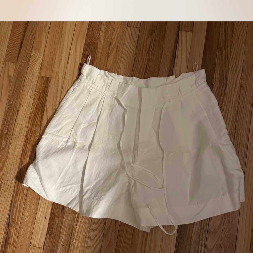 Zara Women's Shorts in white